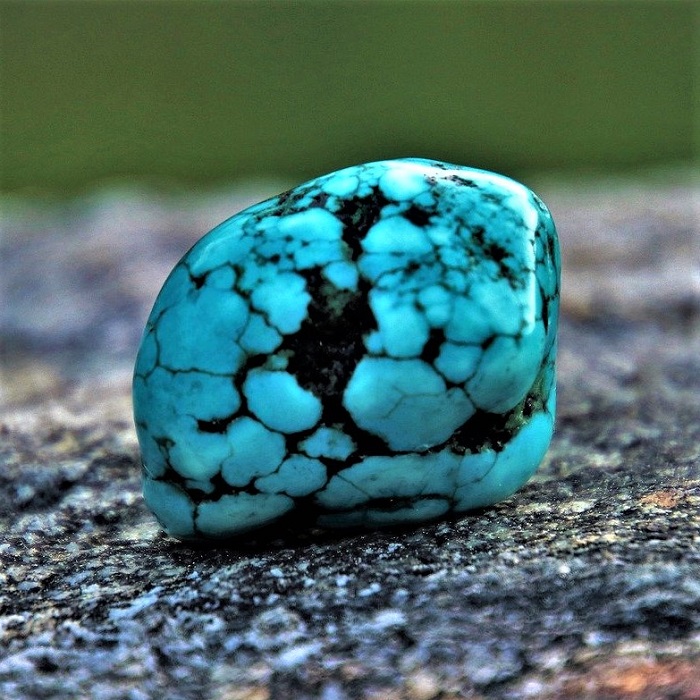 pierre couleur turquoise