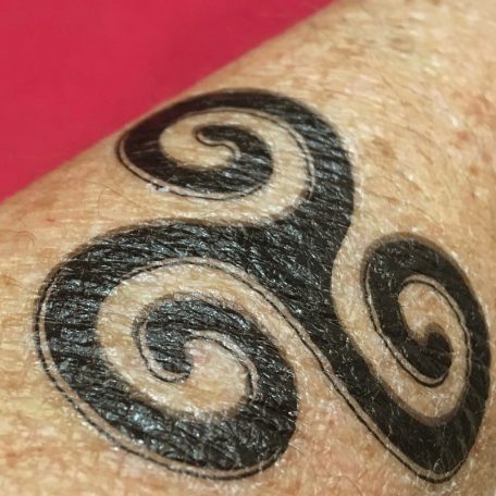 triskell en tatouage éphémère