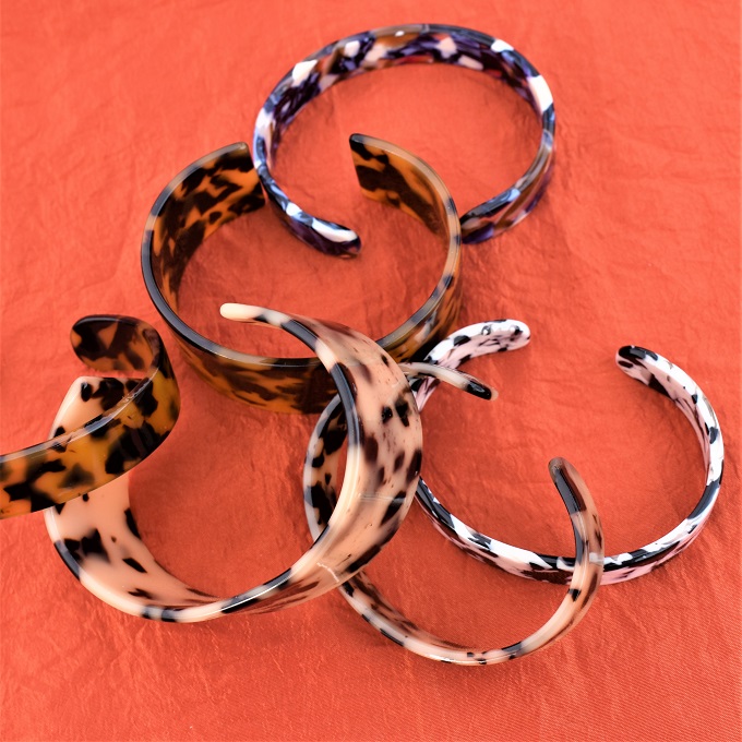 leopard en bracelet de resine