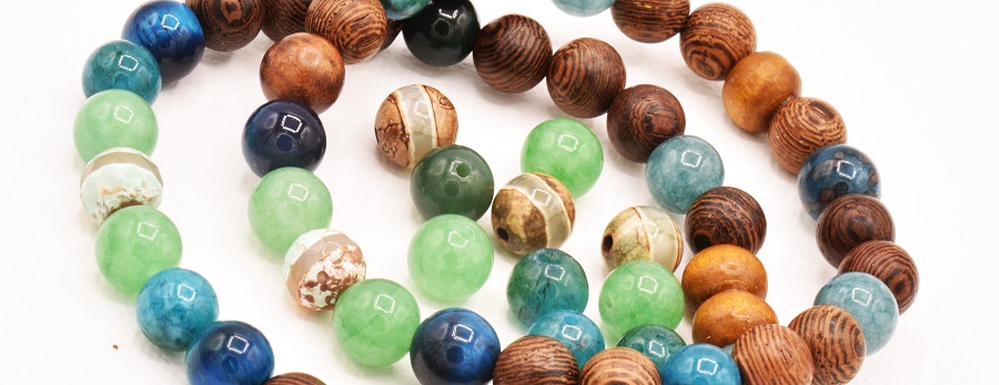 la fierté de paon pour ce joli bracelet masculin bleu de paon pour un bracelet homme